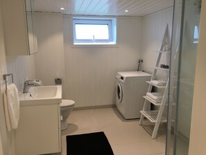 Basement Studio Apartment  | Bathroom | Shower, towels