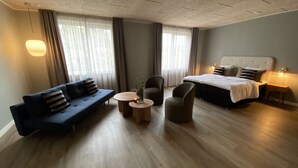 Luxury Double Room | Desk, laptop workspace, WiFi (free), individually decorated - Benniksgaard Anneks (Grasten)