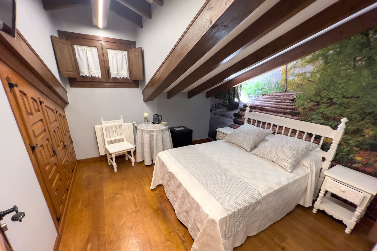 Down duvets, in-room safe, individually decorated