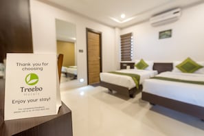 Standard Room | Iron/ironing board, rollaway beds, free WiFi, bed sheets