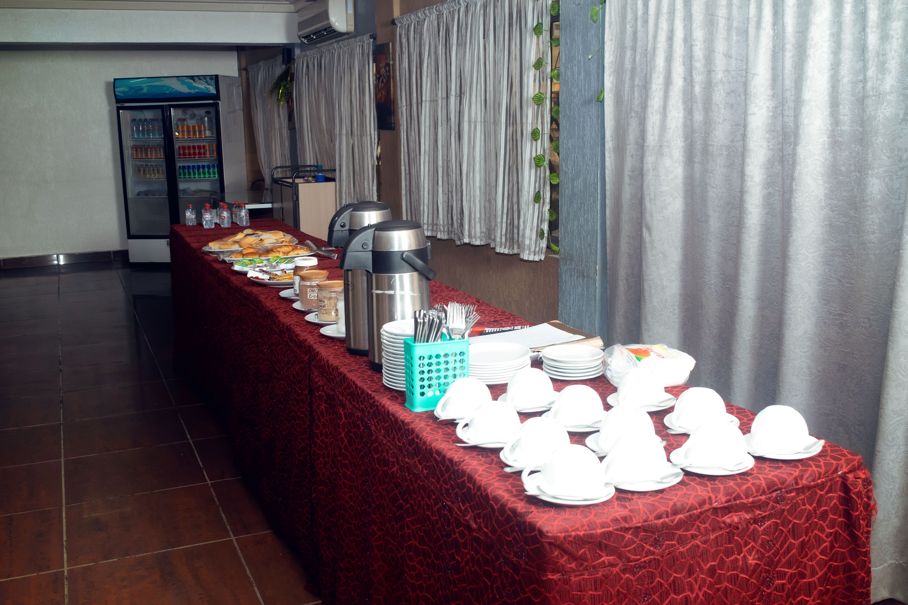Daily continental breakfast (XOF 5000 per person)