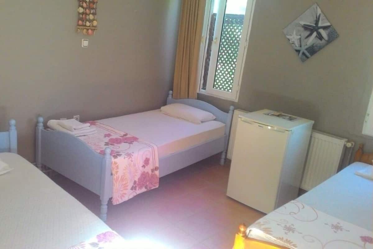 Standard Triple Room | Soundproofing, free WiFi, bed sheets
