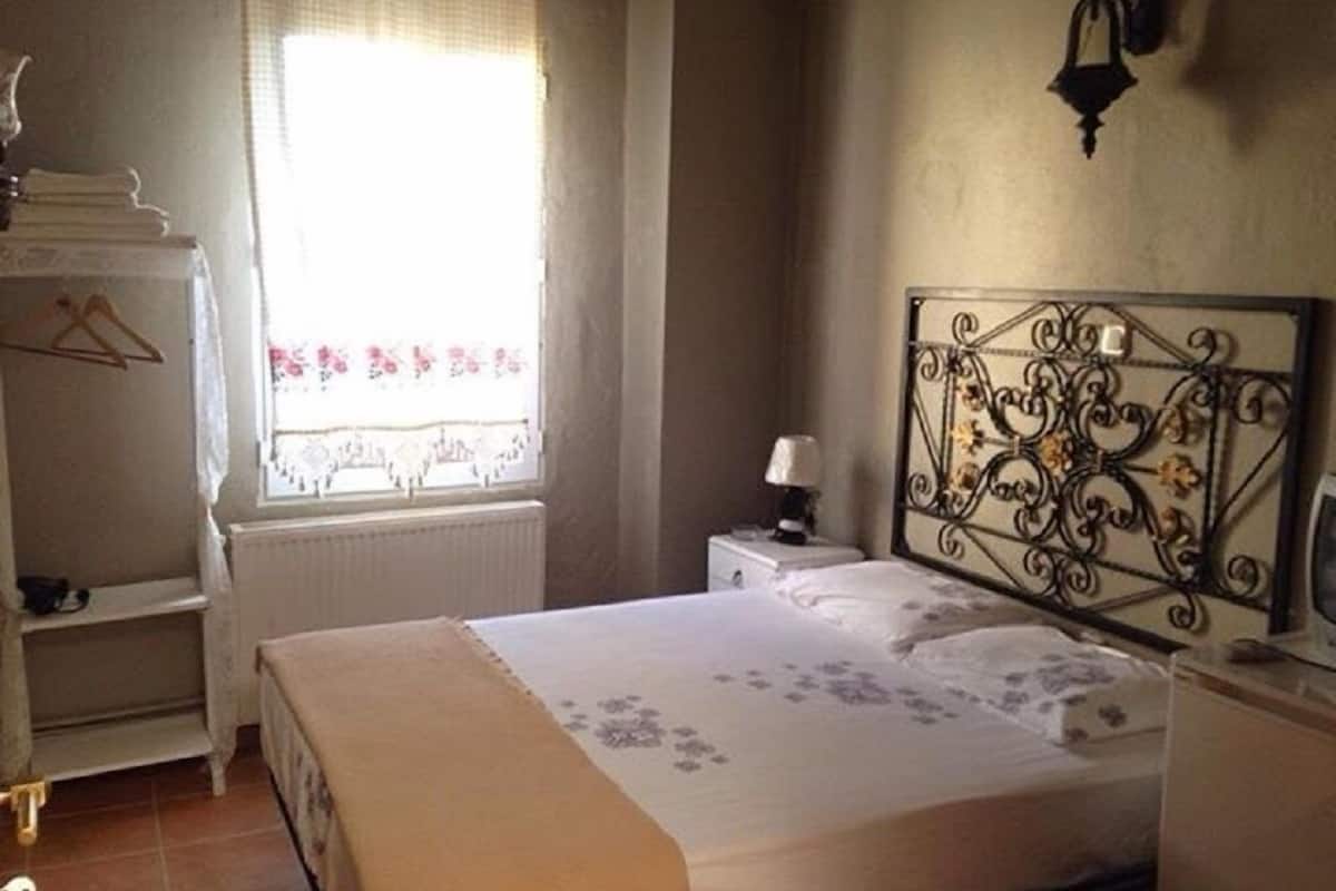 Double Room, Sea View | Soundproofing, free WiFi, bed sheets