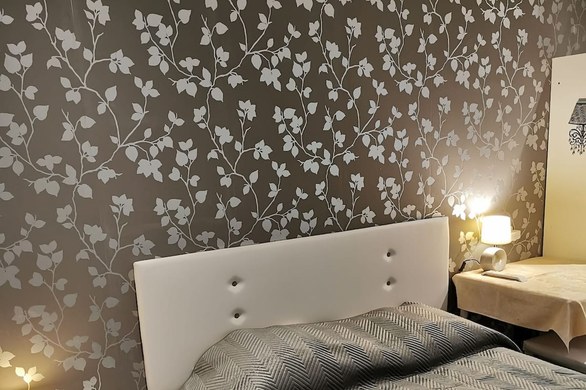 Doppelzimmer | Individuell dekoriert, individuell eingerichtet, Schreibtisch