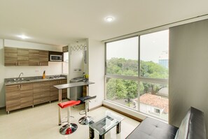 Apartment, 2 Bathrooms | Living room | Flat-screen TV - Apartamento c/ WiFi, balcón y buena ubicación 602 (Medellín)
