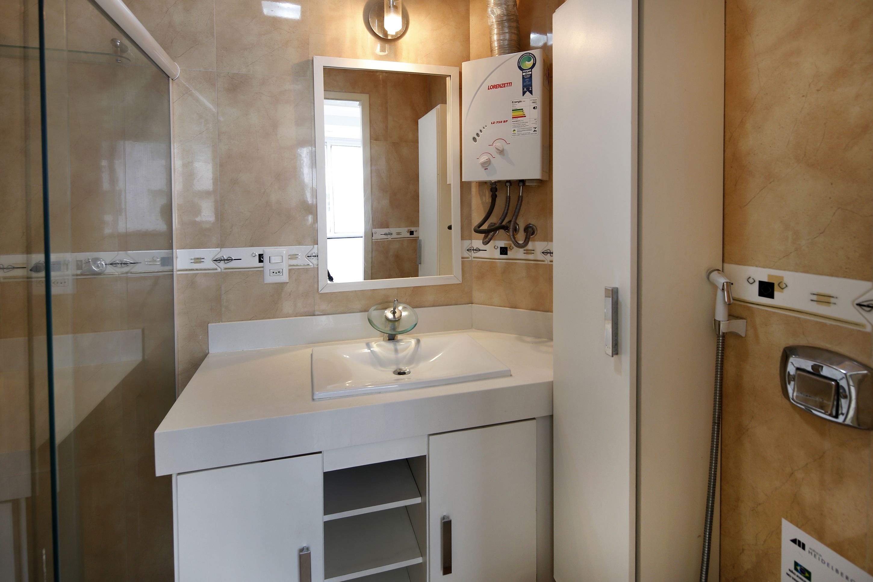 Apartment | Bathroom | Shower, rainfall showerhead, towels