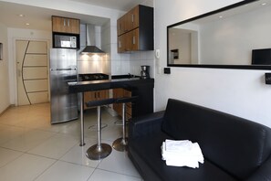 LCD TV, DVD player - Rio Rentals 021 - U010 Excelente apartamento em Copacabana (Rio de Janeiro)