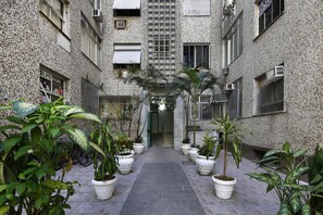 Front of property - Rio Rentals 021 - U010 Excelente apartamento em Copacabana (Rio de Janeiro)