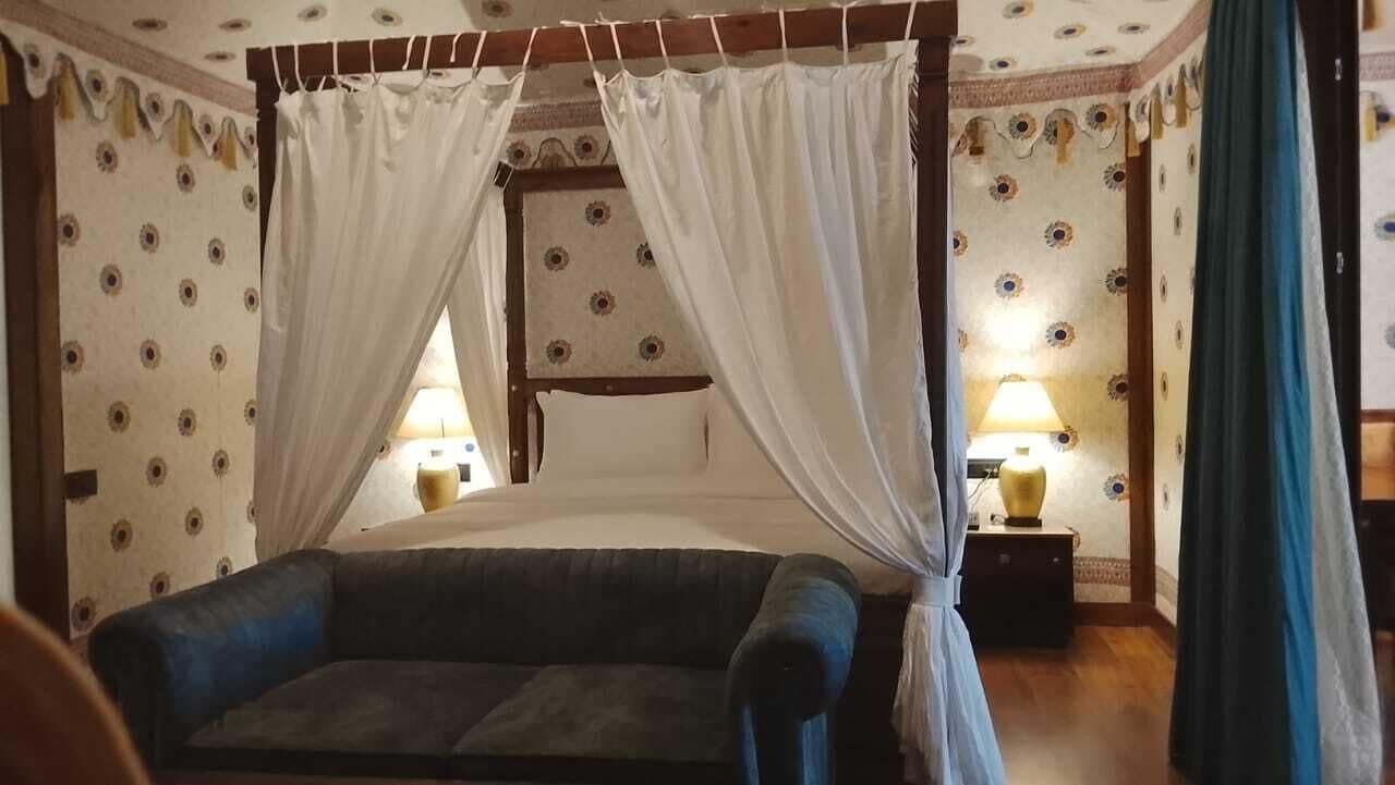 蜜月帐篷房 | 客房内保险箱、熨斗/熨衣板、免费 WiFi、床单