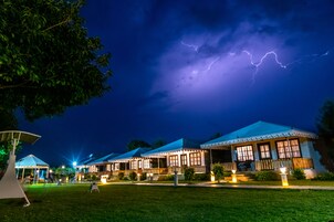 Fachada del alojamiento - Noche