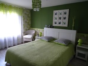 2 bedrooms, premium bedding, individually decorated