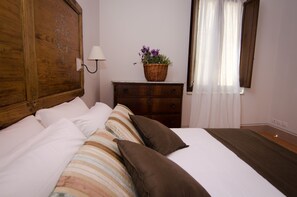 Quarto luxo | Roupas de cama premium, Wi-Fi de cortesia, roupa de cama
