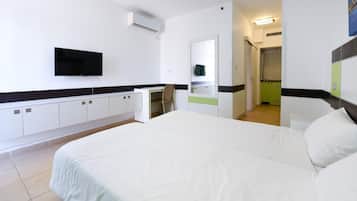 Standardzimmer | Minibar, Schreibtisch, kostenlose Babybetten, kostenloses WLAN