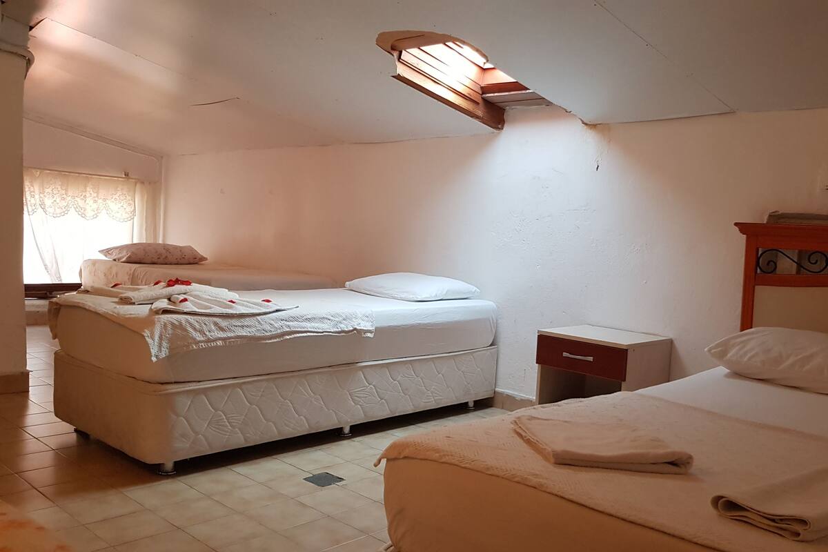 Family Room (5 Person) | WiFi (free), bed sheets