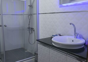 Bathroom - Oguzhan Residence (Manisa)