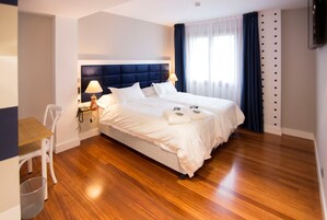 Habitación, accesible para personas con discapacidad | Sábanas de algodón egipcio y ropa de cama de alta calidad