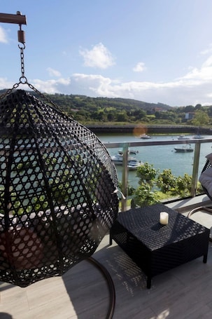 Terrace/patio. Hotel Boutique Bahía de Plentzia