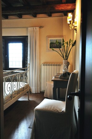 로맨틱 더블룸, 퀸사이즈침대 1개, 전용 욕실, 정원 전망 | 객실에서 보이는 전망