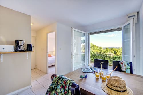Apartment, 2 Bedrooms (6 Pers) | Living area | 30-cm flat-screen TV with satellite channels, TV