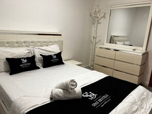 Family Apartment, 3 Bedrooms | Desk, soundproofing, iron/ironing board, free WiFi - Spat Apartment (Bat Yam)