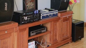 Televisión de pantalla plana, reproductor de DVD