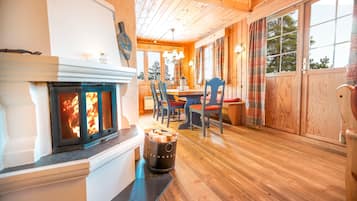 Standard Cabin, 3 Bedrooms | Living area | Flat-screen TV