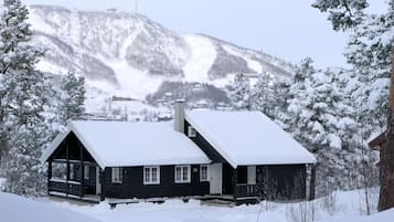 Standard Cabin, 5 Bedrooms | Free WiFi, bed sheets