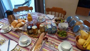 Petit déjeuner continental compris tous les jours