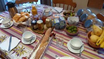 Petit-déjeuner continental compris tous les jours