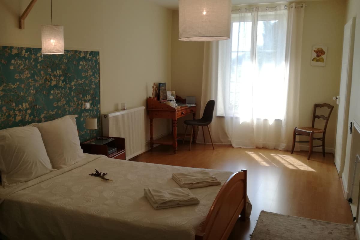 Chambre Double, salle de bains commune