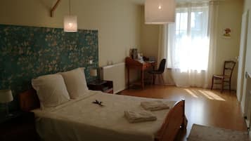 Double Room, Shared Bathroom | Rollaway beds, free WiFi, bed sheets