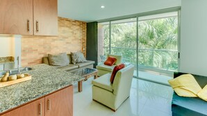 Apartment, 1 King Bed, 2 Bathrooms | Private kitchen - Apartamento estudio c/ piscina en terraza Blux 306 (Medellín)