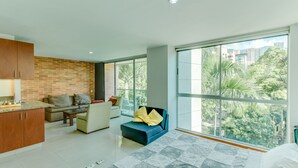 Apartment, 1 King Bed, 2 Bathrooms - Apartamento estudio c/ piscina en terraza Blux 306 (Medellín)