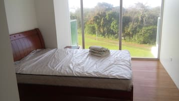 Deluxe Apartment, 2 Bedrooms, Beach View | 2 bedrooms, free WiFi, bed sheets