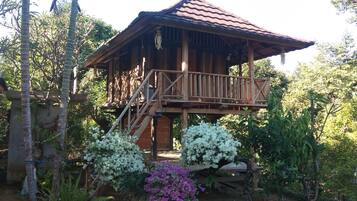 Traditional Double Room, 1 Bedroom, Garden View, Garden Area | In-room safe, individually decorated, desk, laptop workspace