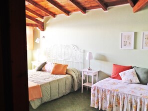 Villa, Multiple Bedrooms | 7 bedrooms, cribs/infant beds, WiFi, bed sheets - Villa Margiò (Torri del Benaco)