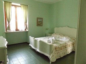 Villa, 3 Bedrooms | 3 bedrooms, cribs/infant beds, WiFi, bed sheets - Villa Patrizia (Torri del Benaco)