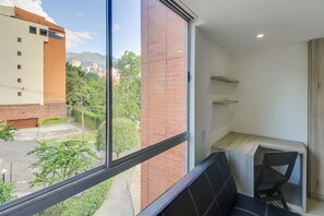 Leilighet, 2 bad | Oppholdsrom | Flatskjerm-TV