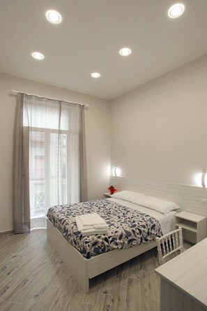 Quarto casal ou duplo luxo | Roupas de cama premium, frigobar, cofres nos quartos, escrivaninha