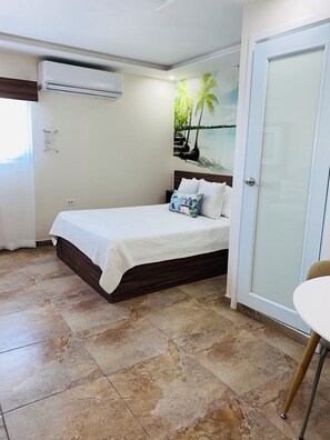 Room | Free WiFi, bed sheets - Rooms Boutique by Annie's (Cabo Rojo)
