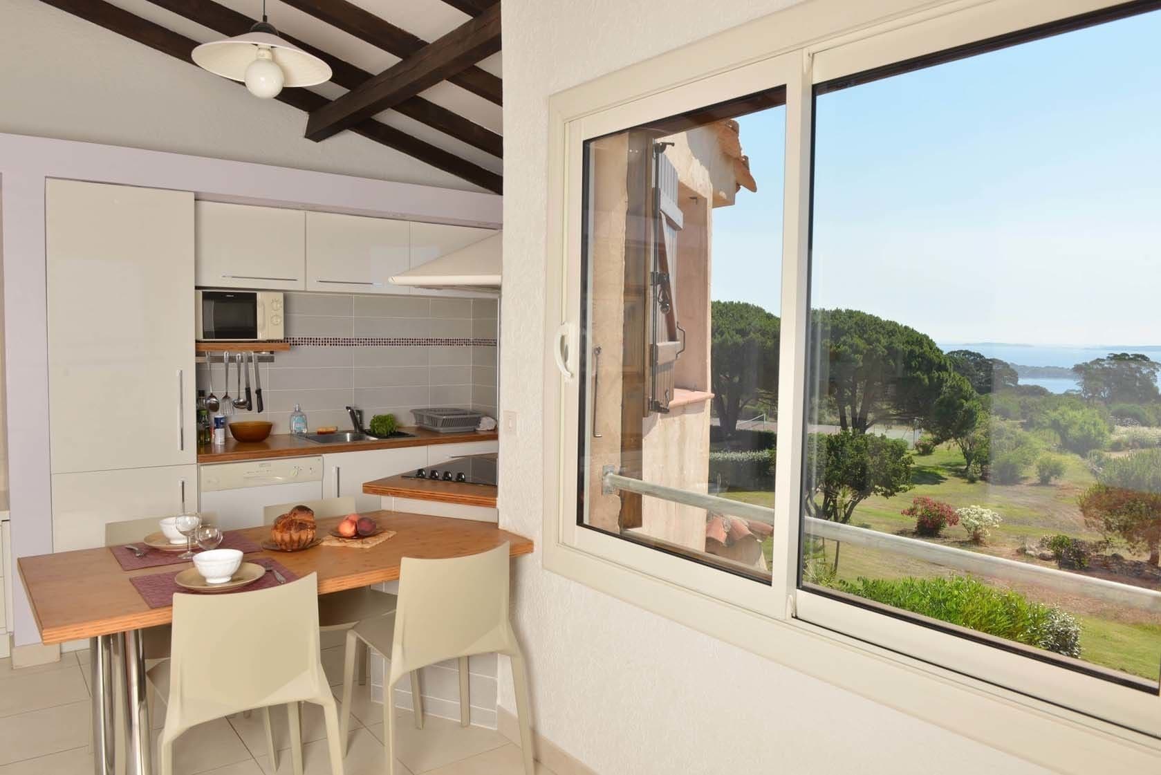 Superior Villa, 1 Bedroom (Mini) | In-room dining