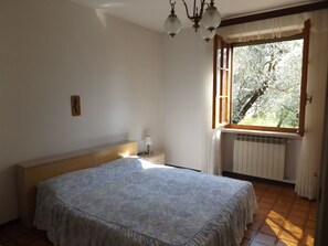 2 عدّة غرف نوم وأسرّة قابلة للطي وواي فاي مجانًا