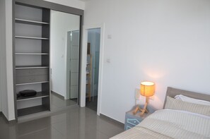 Elite Apartment, 3 Bedrooms | Room amenity - Isra Home Yitshak Sadeh 6 Apartment (Bat Yam)