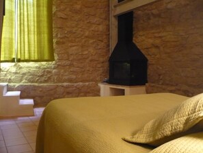 隔音、免费 WiFi、床单