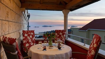 Comfort Apartment, 2 Bedrooms, Terrace, Sea View | Terrace/patio