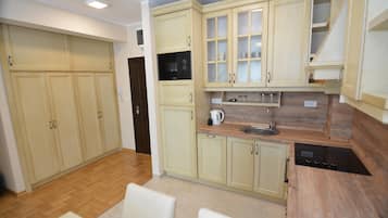 Departamento, 1 habitación, Terraza, vista al mar | Cocina privada | Refrigerador