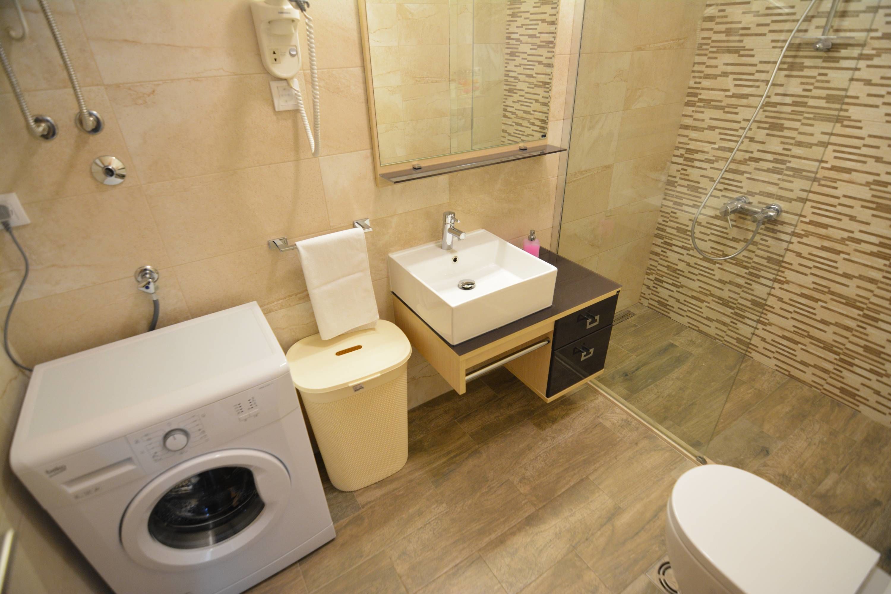 apartment, 1 bedroom, terrace, sea view | bathroom | shower, free toiletries, towels
