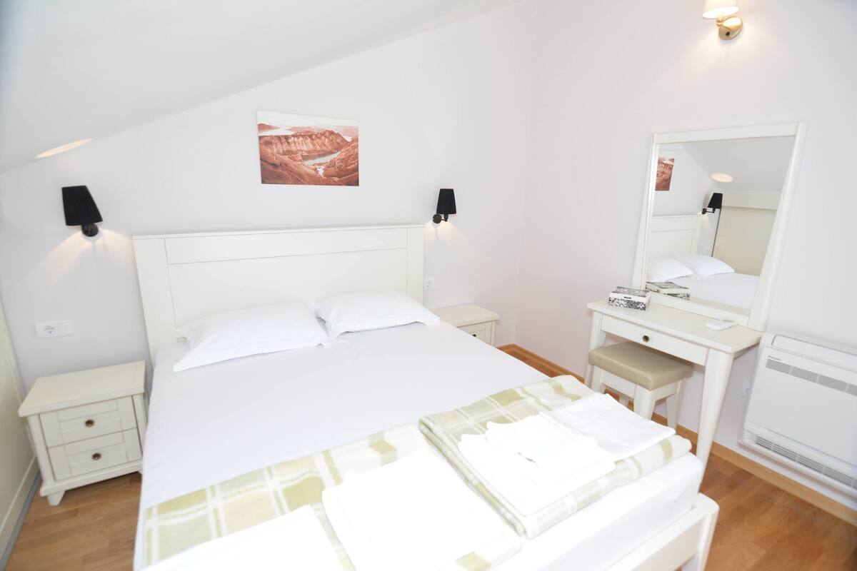Apartment, 2 Bedrooms, Terrace, Sea View | 1 bedroom, desk, iron/ironing board (on request), free WiFi