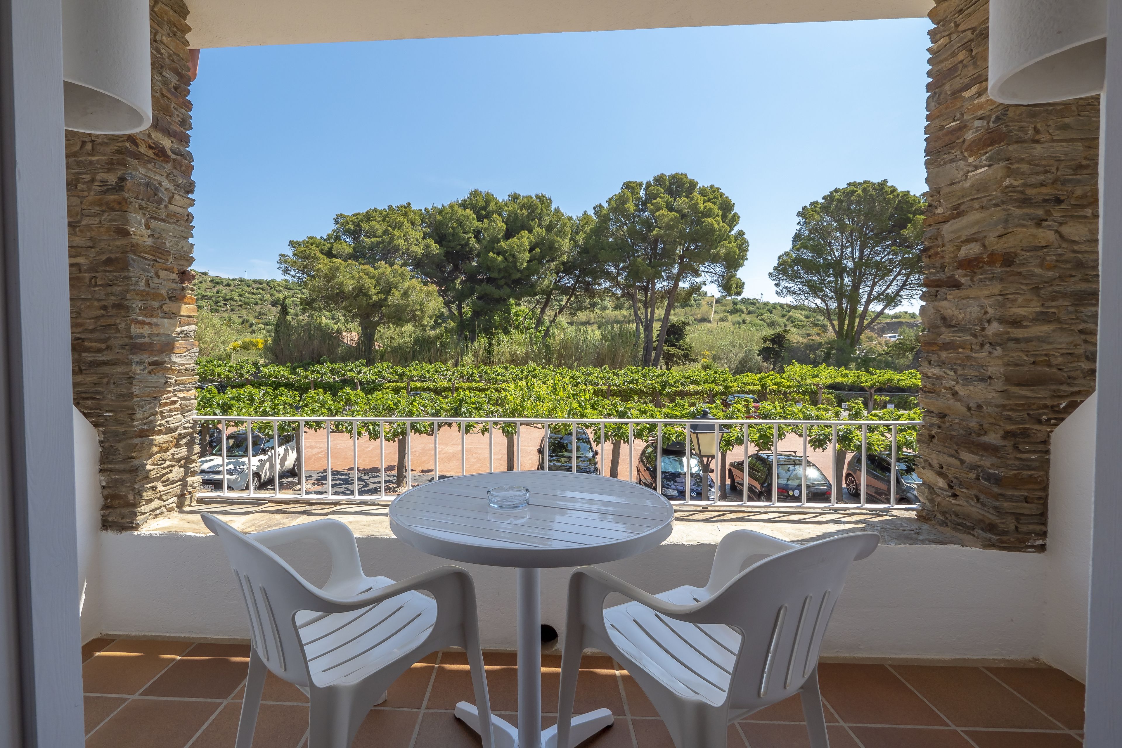 double room | 1 bedroom, in-room safe, desk, free wifi