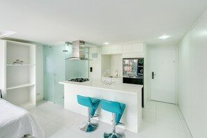 아파트 | 전용 주방 | 대용량 냉장고, 전자레인지, 오븐, 쿡탑